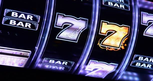 Hand settlement screen showing dealt cards and payout confirmation